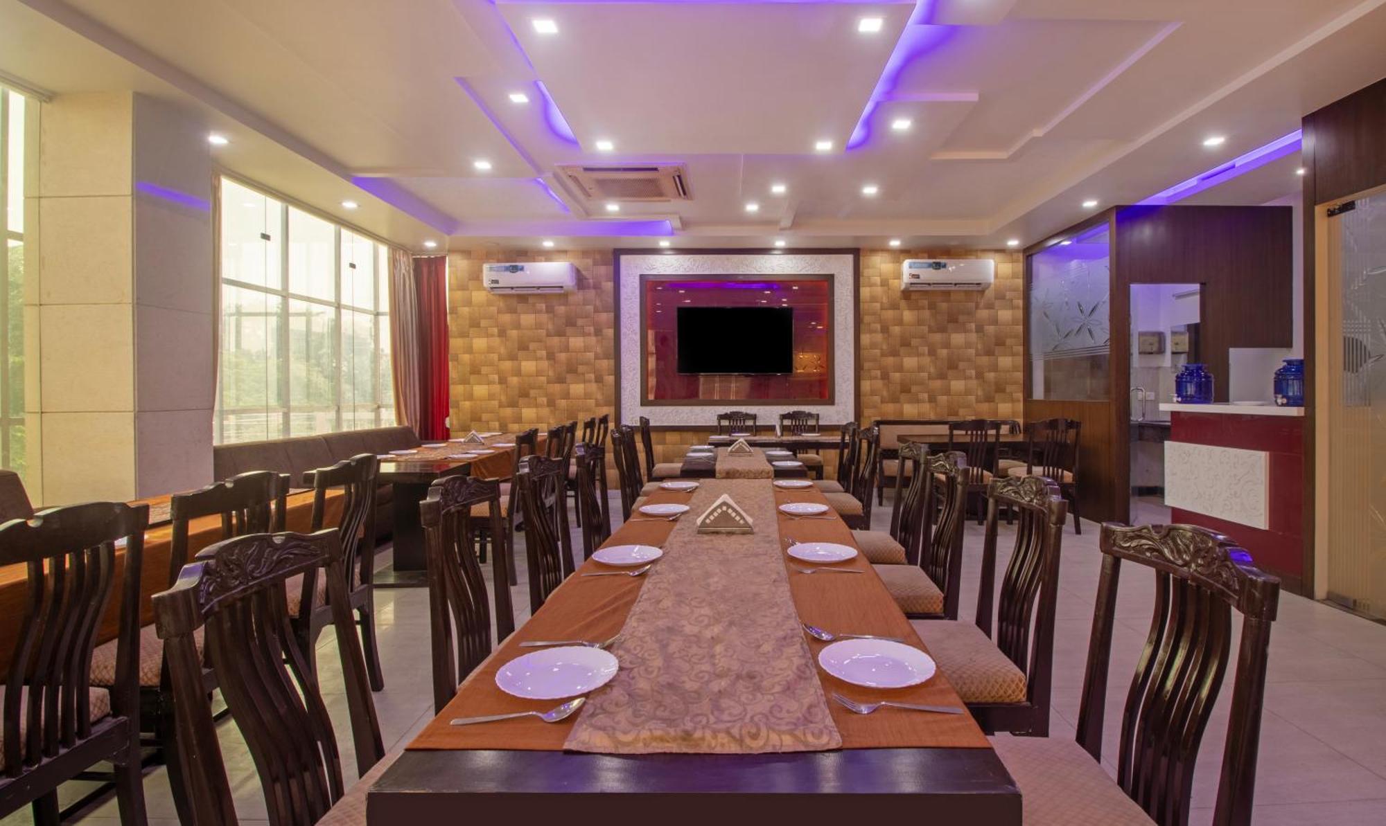 Hotel Treebo Empire Red Carpet, Near Taj Mahal Agra  Exterior foto