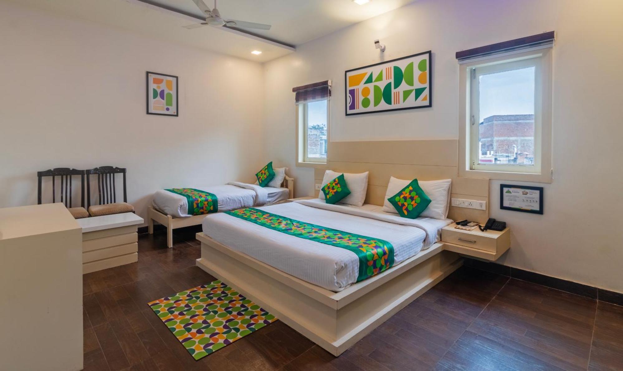 Hotel Treebo Empire Red Carpet, Near Taj Mahal Agra  Exterior foto